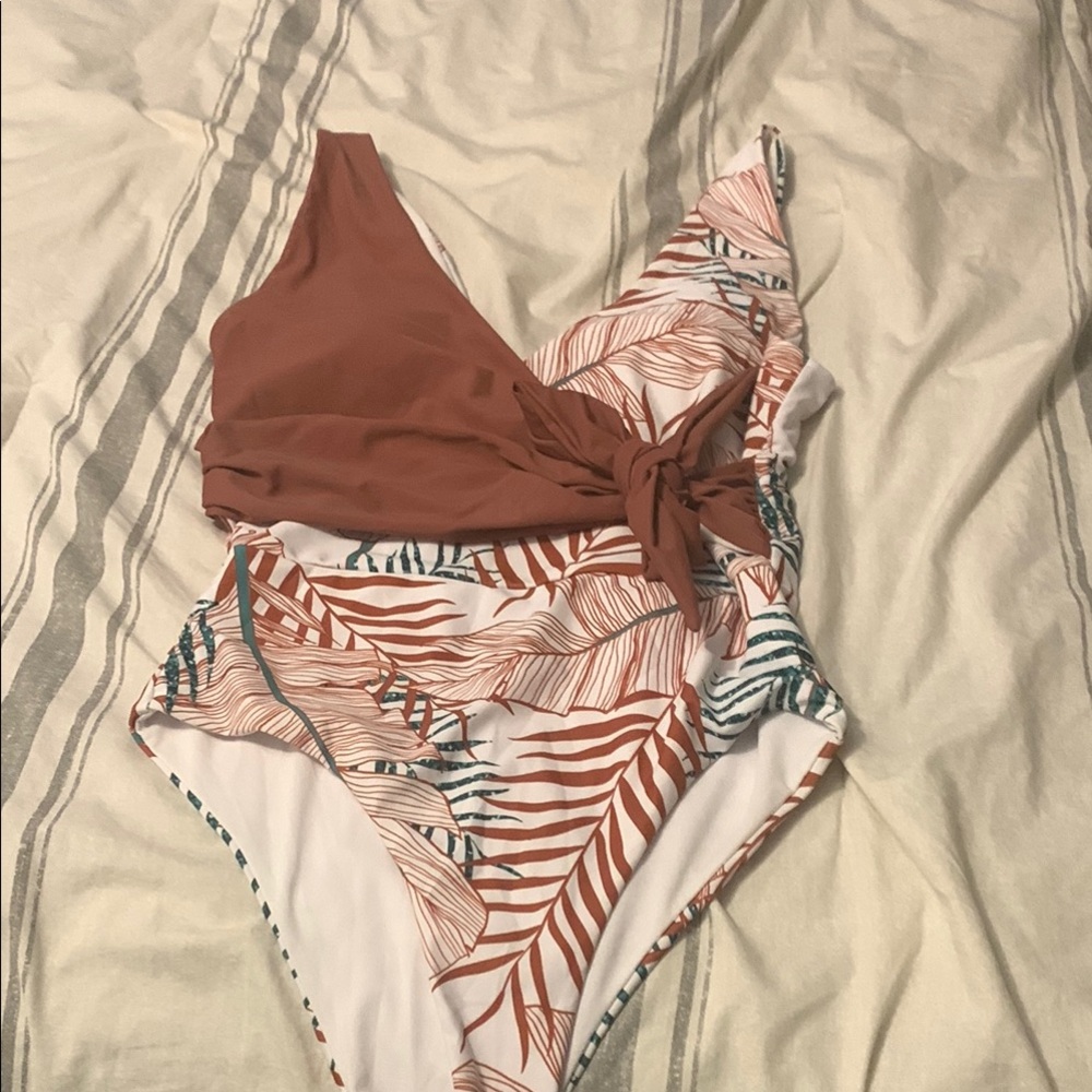 Womens Tropical Print One Piece Swimsuit